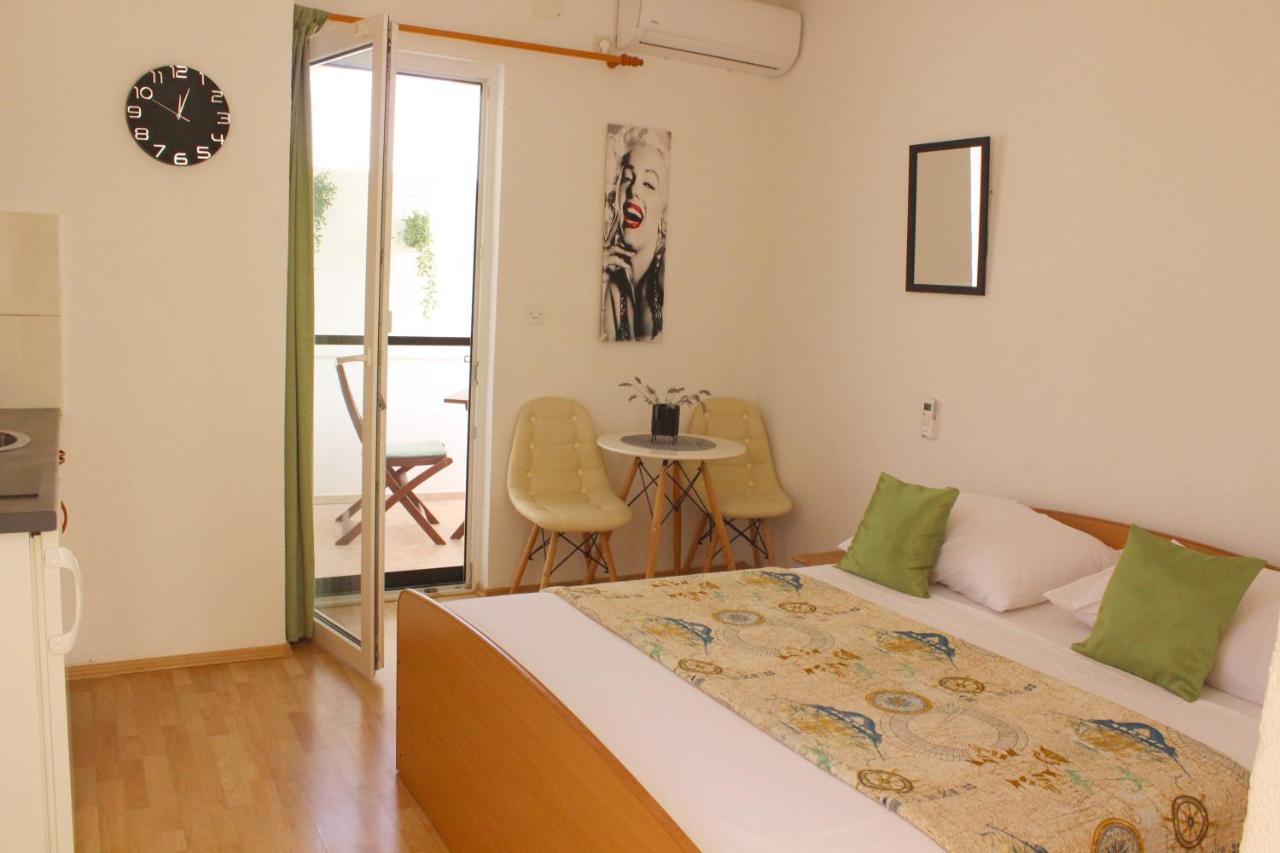 Apartments Villa Arta Murter Exterior foto